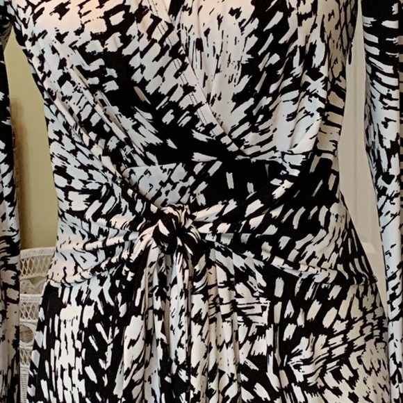 MICHAEL KORS Black and White Jersey Tie Front Dress Size 2 - Picture 3 of 10